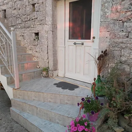 Cosy With Breathtaking View Gaios