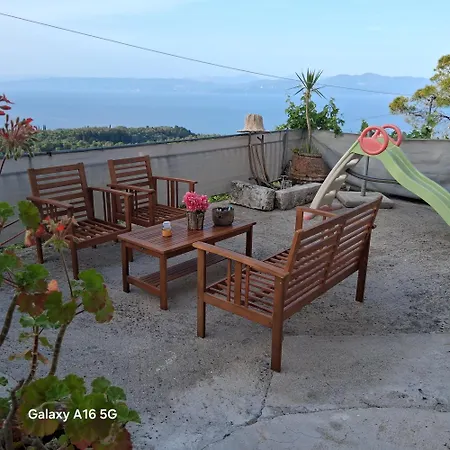 Cosy With Breathtaking View Gaios