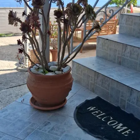 Cosy With Breathtaking View Gaios