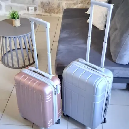 Cosy With Breathtaking View 別荘 ガイオス