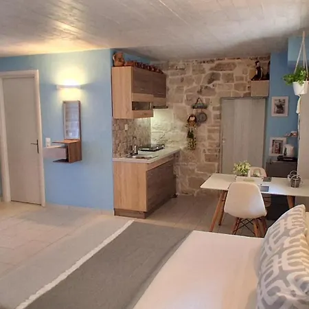 Cosy With Breathtaking View 別荘 ガイオス